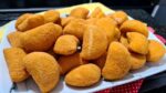 Descubra como fazer um pastel frito salgado incrível e lucrar com essa delícia!